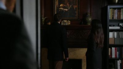 (keys jingling) - Elementary