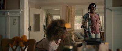 Kiah. Baby,
go back to your room. - Breaking