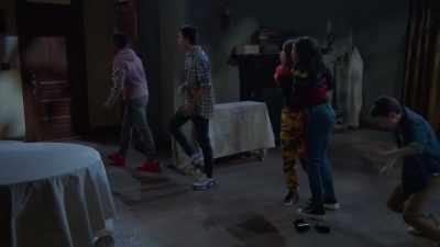 ‐(kicking) ‐(both screaming) - Raven's Home