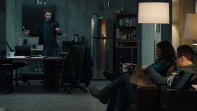 Kids and a cabin on a lake. - FBI: Most Wanted