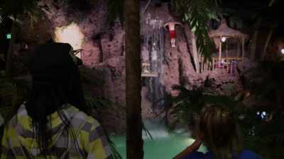 [kids chanting] - ¡Casa Bonita Mi Amor!