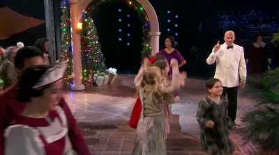 (kids cheer) - Annie Live!