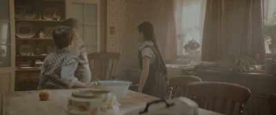 Kids from school. Everyone. Come on! - The Railway Children Return