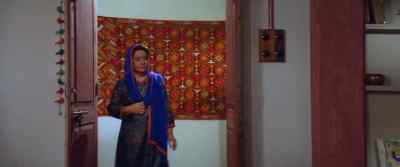 Kids, Granny wants
everyone downstairs - Dilwale Dulhania Le Jayenge