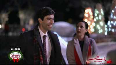 (kids laughing) - Christmas at Graceland: Home for the Holidays