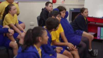 KIDS: Thank you.
(APPLAUSE) - The School That Tried to End Racism