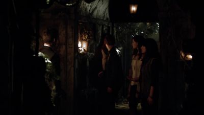 Kill her and the baby. - The Vampire Diaries