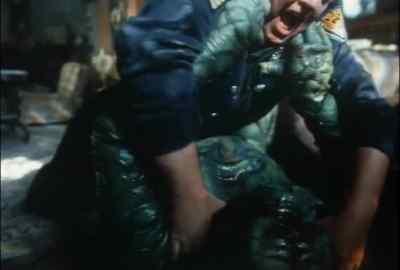Kill him, what are you doing? - Saturday the 14th