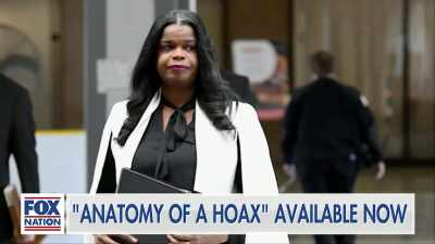 Kim foxx, she was in
the hot seat for a while. - Jussie Smollett: Anatomy of a Hoax
