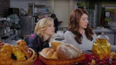 KIM:
I thought mom was against
this whole thing. - Christmas Cupcakes