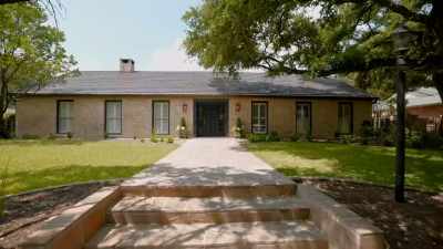 [Kim] Now I think
when you pull up
it feels extra special - Why the Heck Did I Buy This House?