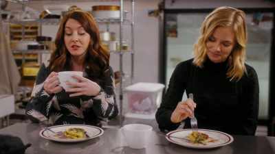 KIM:
Uh, and you know what,
Uncle Mario, - Christmas Cupcakes