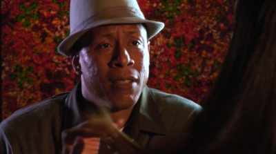 - [Kim] We going whole on you. - DWB: Dating While Black