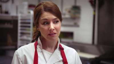 KIM:
We'll be fine. - Christmas Cupcakes