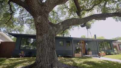 [Kim] Yeah, I mean, obviously
the front yard was the thing - Why the Heck Did I Buy This House?