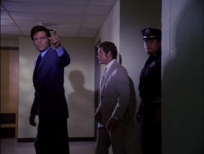 KIMO, GET
THE LAUNDRY CHUTE. - Hawaii Five-0