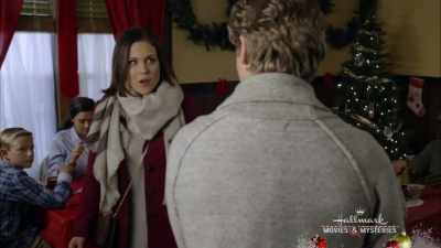 Kind of has that feeling - Engaging Father Christmas