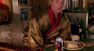 - Kirby's boy, step right up.
- My God. - Larger Than Life