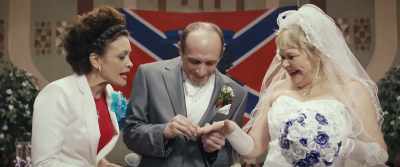 Kiss her finger. - Donbass