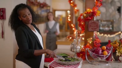 KISSES SMACKING - Yuletide the Knot