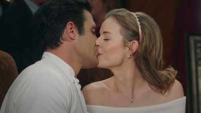[kissing] - A Taste of Christmas
