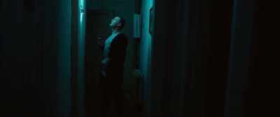 Kit, we have electricity
in this place? - The Mermaid: Lake of the Dead