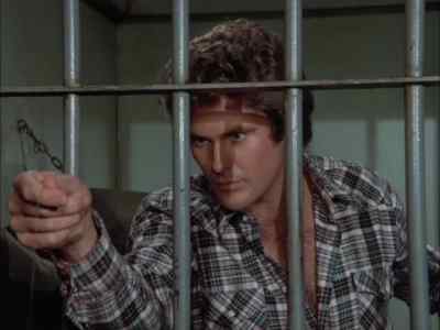Kitt, get me Sarah. - Knight Rider