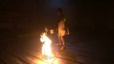 ― Klaus! Where are you?
― Over here! - Great British Theatre