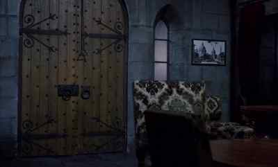 Klove?! Open up! - Scars of Dracula