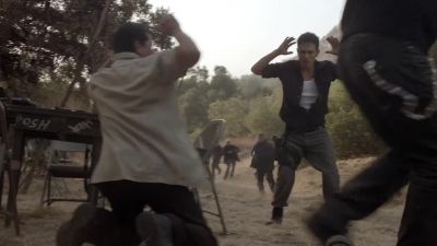 Knees.
Check the trailers. - Sons of Anarchy