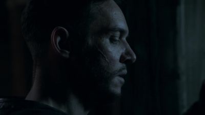 (KNIFE CLANKING) - Vikings