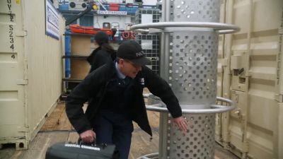 Knight! Palmer! Get back! - NCIS