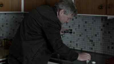 (KNOCK AT DOOR) - Wallander