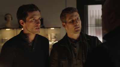 - Knock, knock.
- Who's there? - Imposters