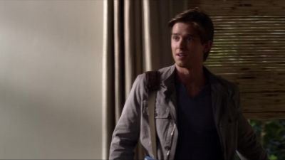 ( knock on door ) - Pretty Little Liars
