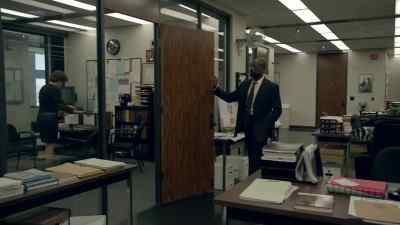 [knocking at door] - American Crime Story