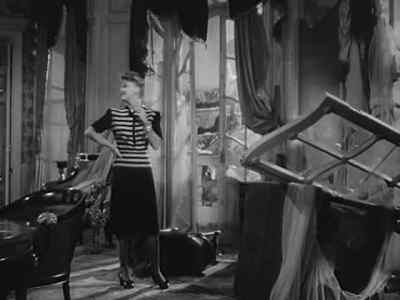 - KNOCKING
- Come in. - Once Upon a Honeymoon