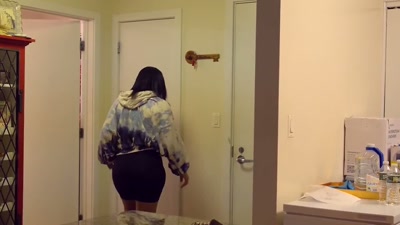(knocking continues) - Hold on. - A Body to Kill For