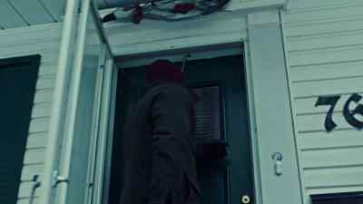 -[knocking]
-Derek! - American Gods