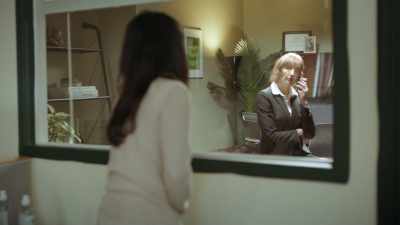 [knocking] Excuse me... Uh,
I just need you to... - My Life Is on the Line