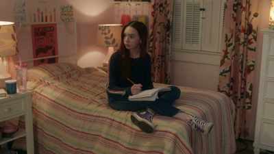 [knocking]Hey, kiddo. Hi. - The Unicorn