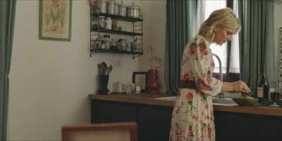 [knocking on door] - Signora Volpe