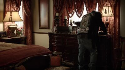 [KNOCKING ON DOOR] - Sons of Anarchy