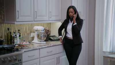 [KNOCKING ON DOOR] - Tyler Perry's The Oval