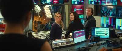 (KNOCKING ON DOOR) - Bridget Jones's Baby