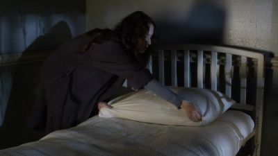( knocking on door )
UH, NEED A MINUTE. - Pretty Little Liars