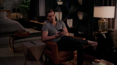 [knocking] - Crazy Ex-Girlfriend