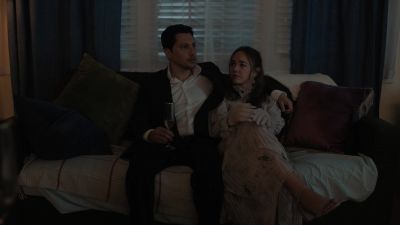 [knocking] - Manifest