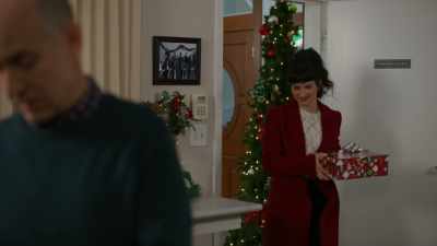 [knocks] - Time for Her to Come Home for Christmas