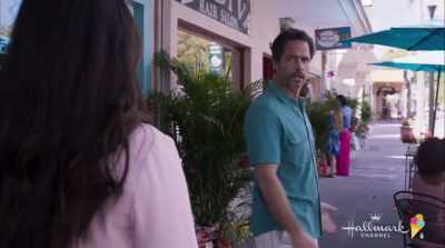 - Know where I can get some
key lime pie around here? - Love in the Sun